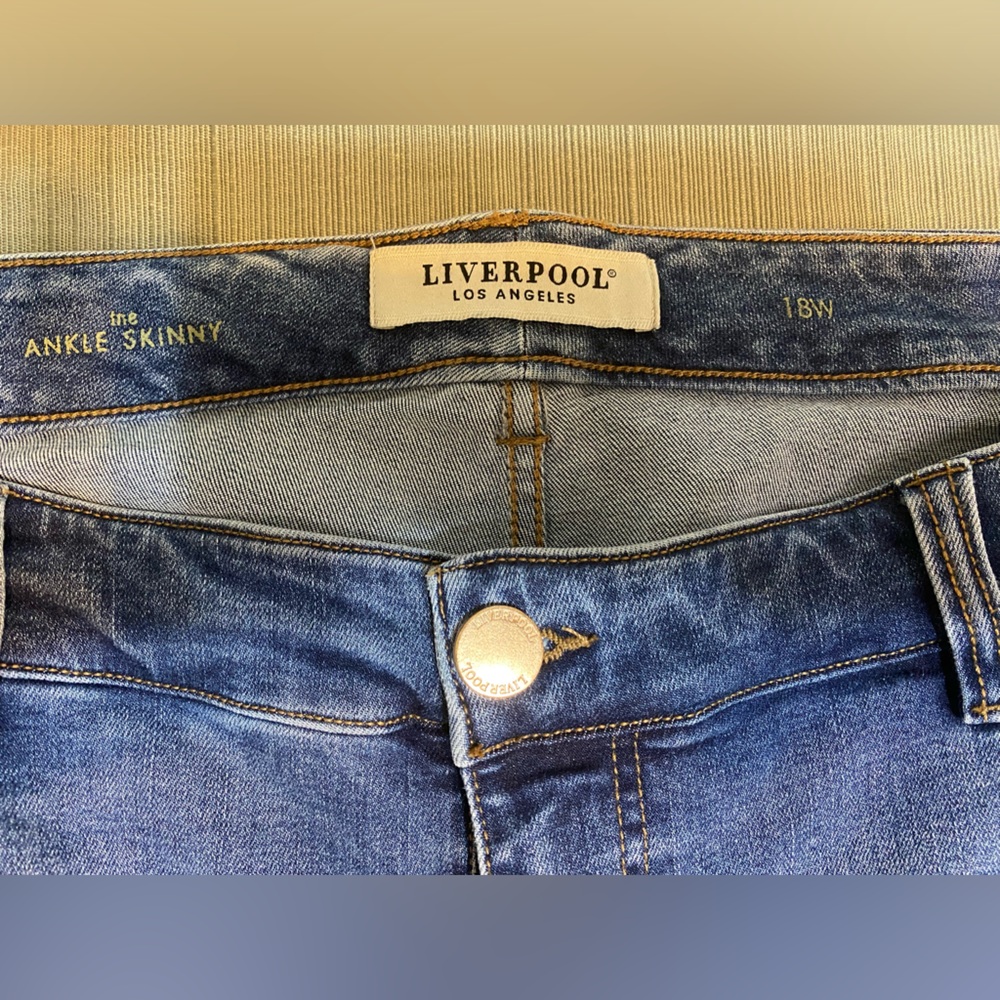 Liverpool Jeans Company Women's Medium Blue Ankle Skinny Jeans